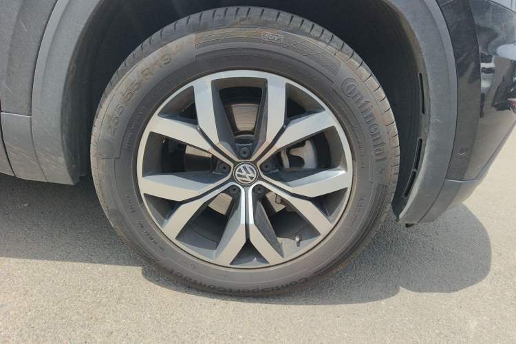 Used Volkswagen Teramont 2019 380TSI Four-Wheel Drive Luxury Version China VI Standard Right Front Wheel Hub