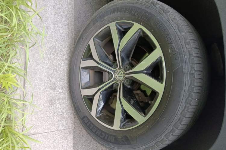 Used Volkswagen Teramont 2019 330TSI Two-Wheel-Drive Luxury Edition China VI Standard Right Front Wheel Hub