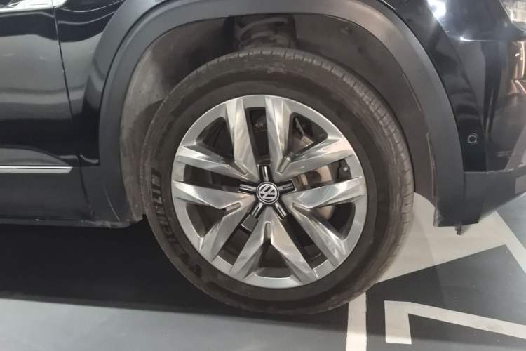 Used Volkswagen Teramont 2019 530 V6 Four-Wheel Drive Flagship Version China V Standard Right Front Wheel Hub