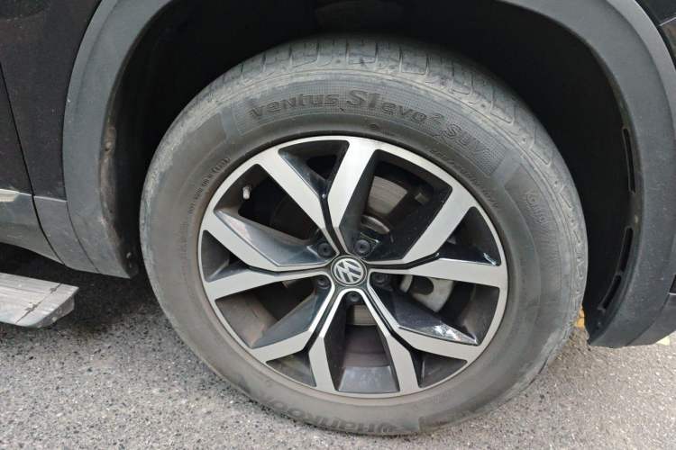 Used Volkswagen Teramont 2019 380TSI Four-Wheel Drive Luxury Version China VI Standard Right Front Wheel Hub