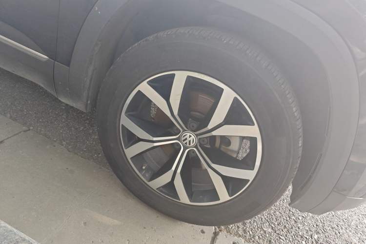 Used Volkswagen Teramont 2019 330TSI Two-Wheel-Drive Luxury Edition China VI Standard Right Front Wheel Hub
