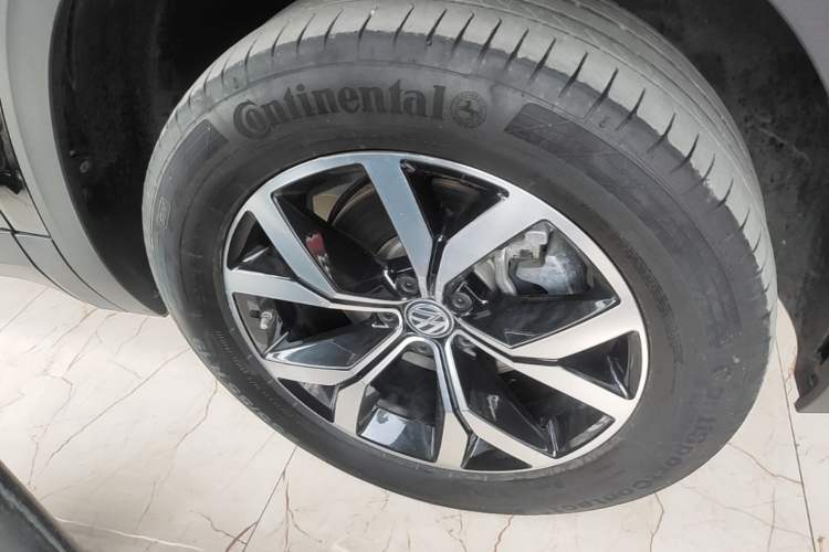 Used Volkswagen Teramont 2019 380TSI Four-Wheel Drive Luxury Version China V Standard Right Front Wheel Hub