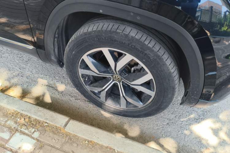 Used Volkswagen Teramont 2019 380TSI Four-Wheel Drive Luxury Version China V Standard Right Front Wheel Hub