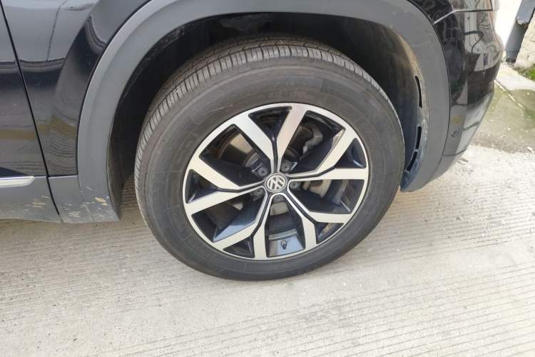 Used Volkswagen Teramont 2019 330TSI Two-Wheel-Drive Luxury Edition China V Standard Right Front Wheel Hub