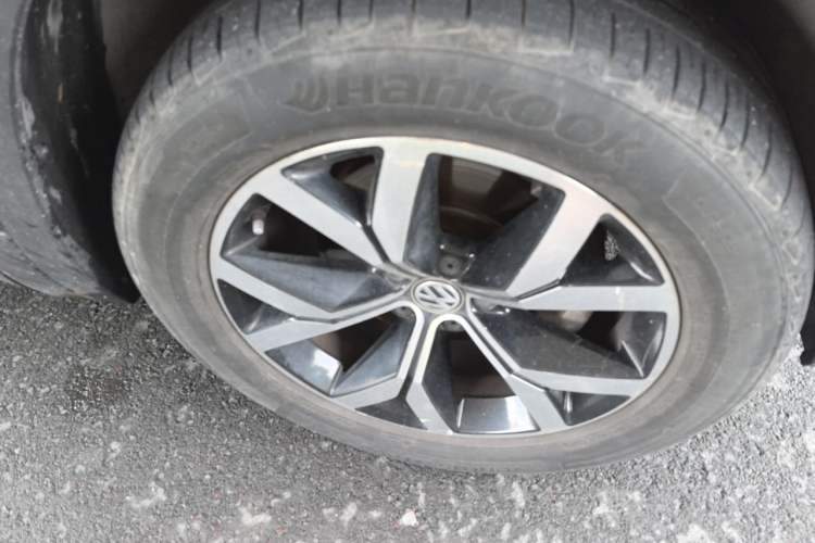 Used Volkswagen Teramont 2019 380TSI Four-Wheel Drive Luxury Version China V Standard Right Front Wheel Hub