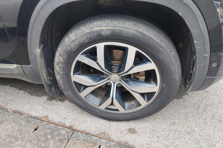 Used Volkswagen Teramont 2019 330TSI Two-Wheel-Drive Luxury Edition China VI Standard Right Front Wheel Hub