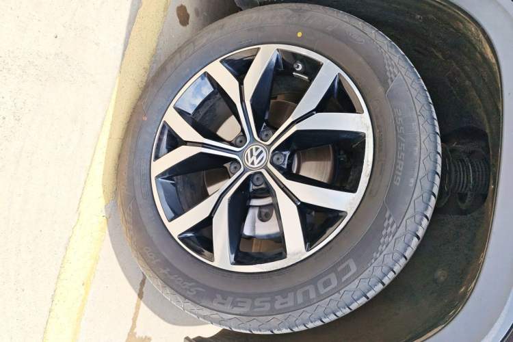 Used Volkswagen Teramont 2019 380TSI Four-Wheel Drive Luxury Version China V Standard Right Front Wheel Hub