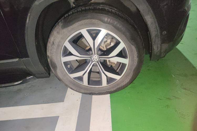Used Volkswagen Teramont 2019 330TSI Two-Wheel-Drive Luxury Edition China V Standard Right Front Wheel Hub