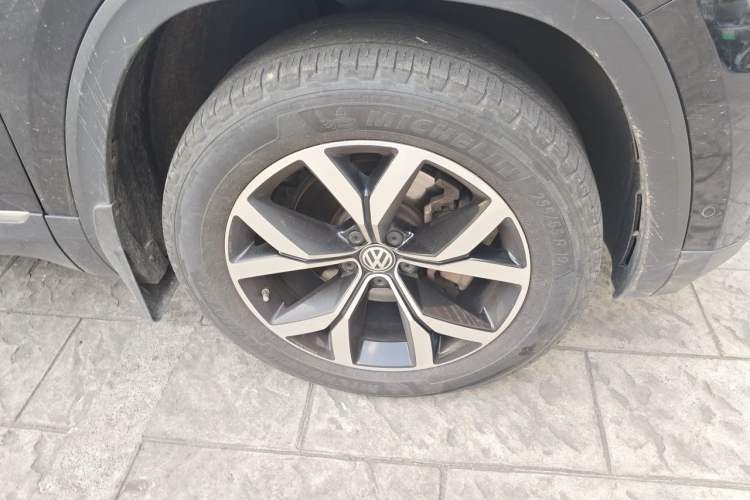Used Volkswagen Teramont 2019 380TSI Four-Wheel Drive Luxury Version China V Standard Right Front Wheel Hub