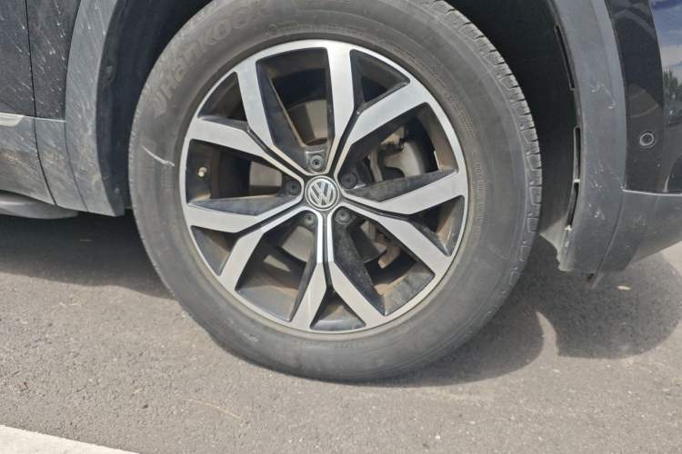 Used Volkswagen Teramont 2019 380TSI Four-Wheel Drive Luxury Version China VI Standard Right Front Wheel Hub