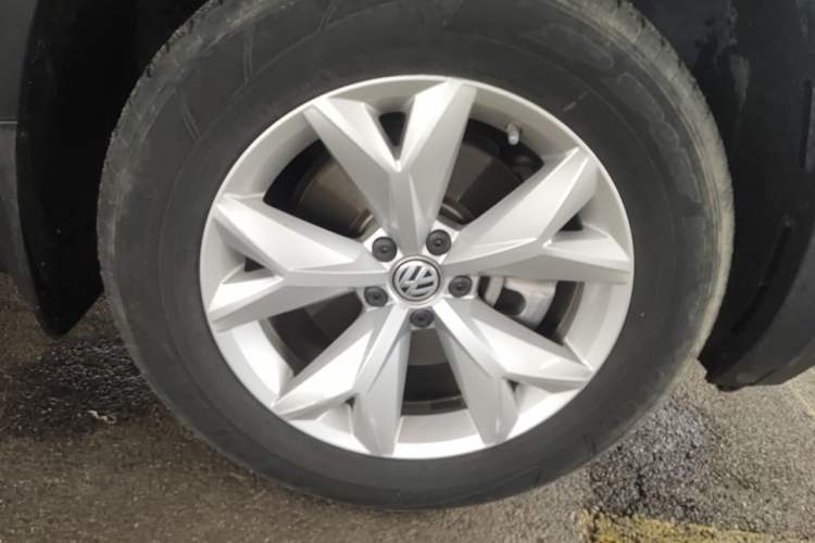 Used Volkswagen Teramont 2019 380TSI Four-Wheel Drive Comfort Edition China V Standard Right Front Wheel Hub