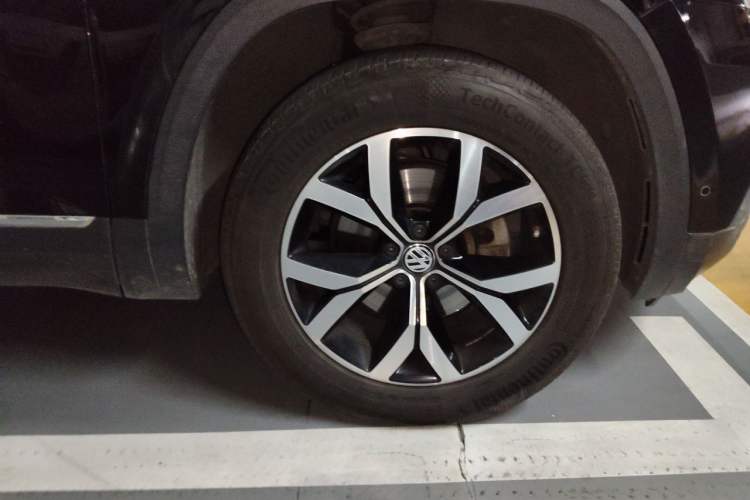 Used Volkswagen Teramont 2019 530 V6 Four-Wheel Drive Luxury Edition China V Standard Right Front Wheel Hub
