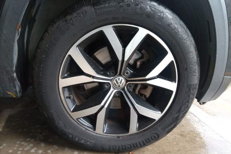 Used Volkswagen Teramont 2019 380TSI Four-Wheel Drive Luxury Version China VI Standard Right Front Wheel Hub