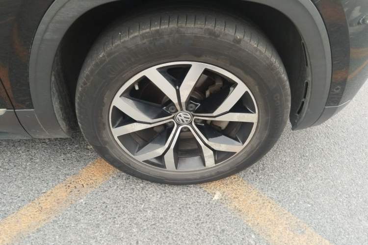 Used Volkswagen Teramont 2019 380TSI Four-Wheel Drive Luxury Version China V Standard Right Front Wheel Hub