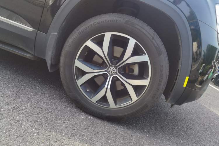 Used Volkswagen Teramont 2019 330TSI Two-Wheel-Drive Luxury Edition China V Standard Right Front Wheel Hub