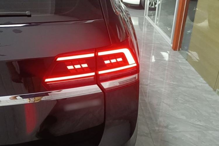 Used Volkswagen Teramont 2019 380TSI Four-Wheel Drive Comfort Edition China VI Standard Right Rear Taillight
