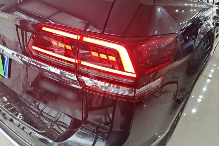 Used Volkswagen Teramont 2019 330TSI Two-Wheel-Drive Luxury Edition China V Standard Right Rear Taillight