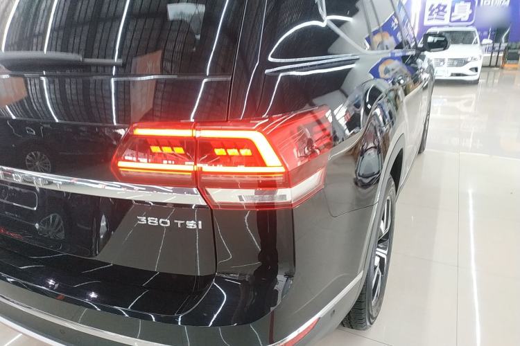 Used Volkswagen Teramont 2019 380TSI Four-Wheel Drive Luxury Version China VI Standard Right Rear Taillight