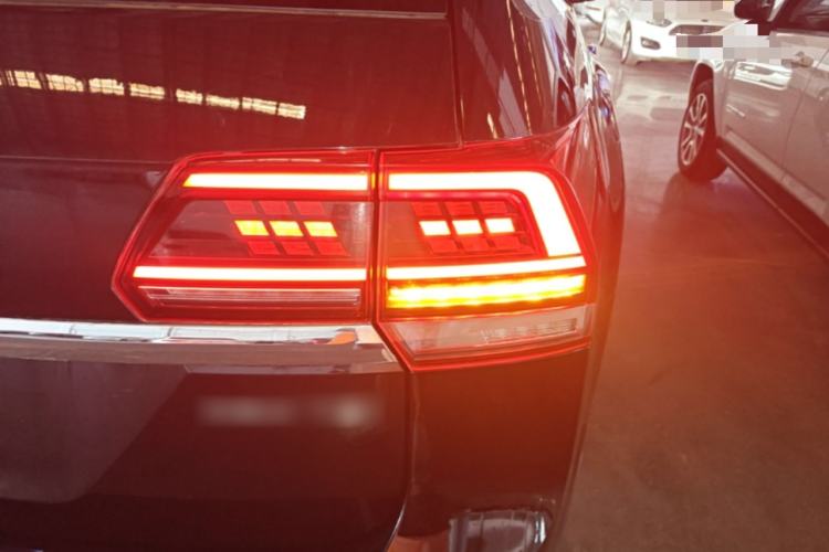 Used Volkswagen Teramont 2019 380TSI Four-Wheel Drive Comfort Edition China VI Standard Right Rear Taillight