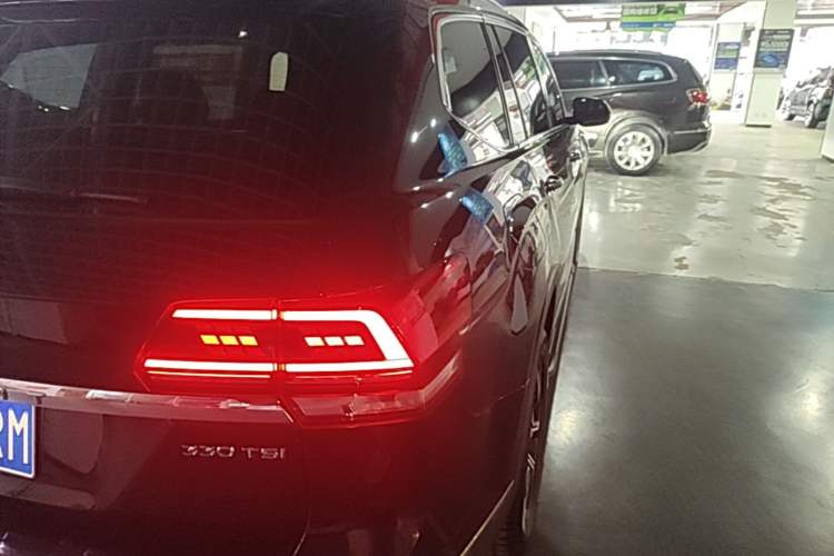 Used Volkswagen Teramont 2019 330TSI Two-Wheel-Drive Luxury Edition China VI Standard Right Rear Taillight