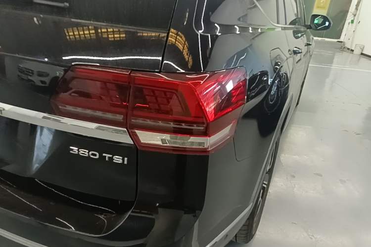 Used Volkswagen Teramont 2019 380TSI Four-Wheel Drive Luxury Version China VI Standard Right Rear Taillight