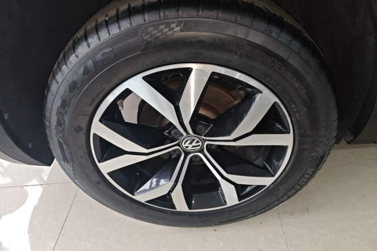 Used Volkswagen Teramont 2019 330TSI Two-Wheel-Drive Luxury Edition China V Standard Right Rear Wheel Hub