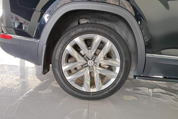 Used Volkswagen Teramont 2019 530 V6 Four-Wheel Drive Flagship Version China V Standard Right Rear Wheel Hub