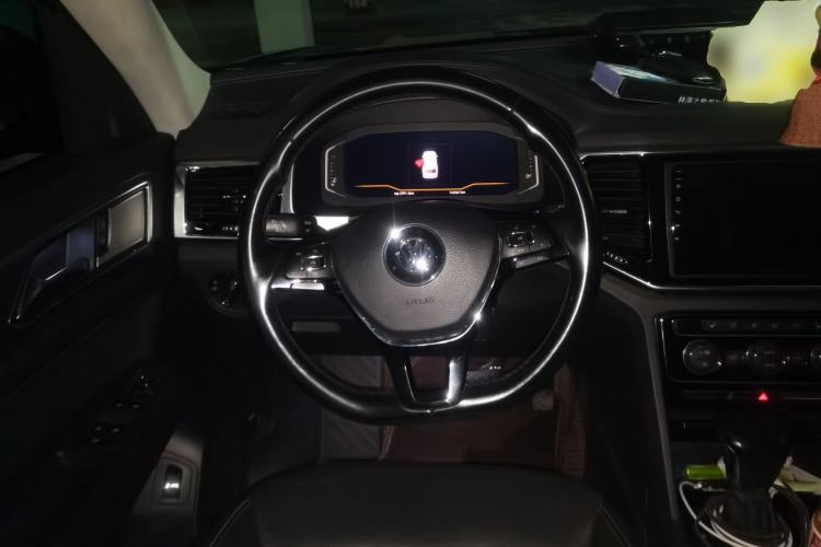 Used Volkswagen Teramont 2019 330TSI Two-Wheel-Drive Luxury Edition China V Standard Steering Wheel