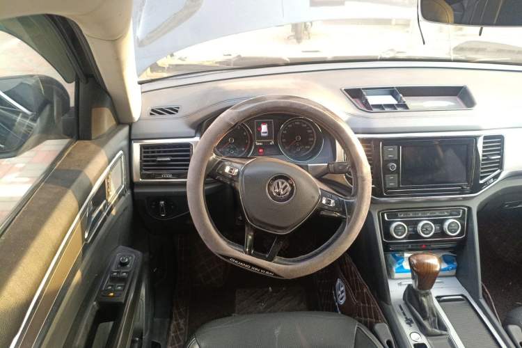 Used Volkswagen Teramont 2019 330TSI Two-Wheel-Drive Luxury Edition China VI Standard Steering Wheel