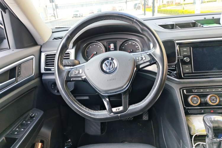 Used Volkswagen Teramont 2019 380TSI Four-Wheel Drive Luxury Version China V Standard Steering Wheel