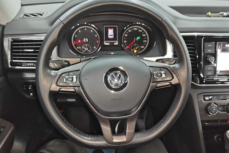 Used Volkswagen Teramont 2019 330TSI Two-Wheel-Drive Luxury Edition China V Standard Steering Wheel