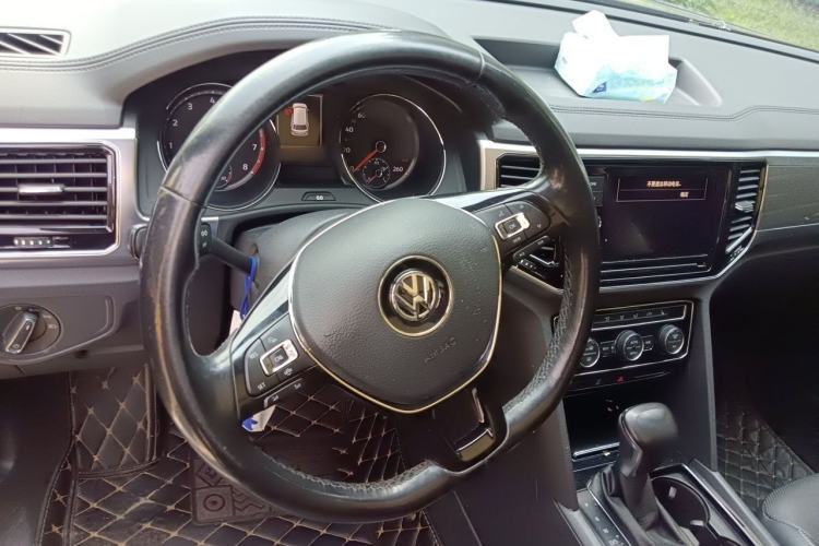 Used Volkswagen Teramont 2019 330TSI Two-Wheel-Drive Luxury Edition China VI Standard Steering Wheel
