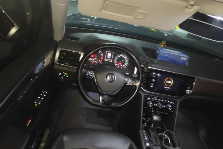 Used Volkswagen Teramont 2019 330TSI Two-Wheel-Drive Luxury Edition China V Standard Steering Wheel