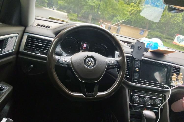 Used Volkswagen Teramont 2019 330TSI Two-Wheel-Drive Luxury Edition China V Standard Steering Wheel