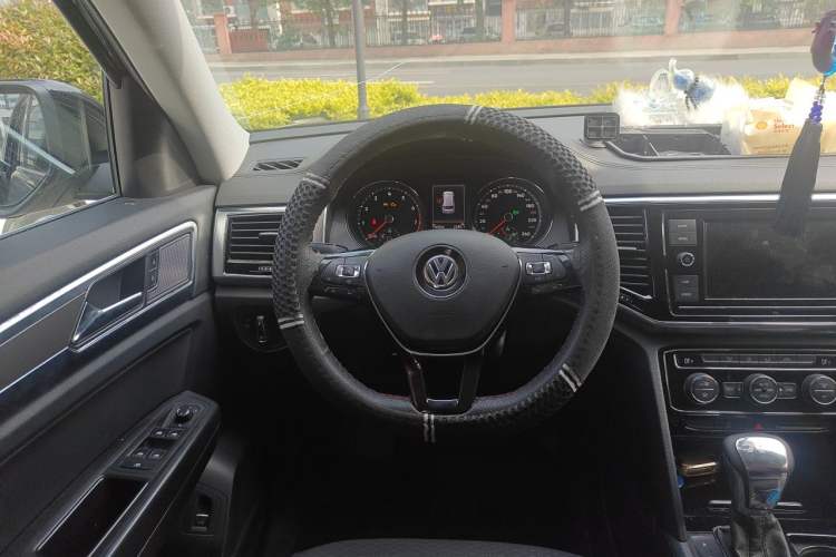 Used Volkswagen Teramont 2019 380TSI Four-Wheel Drive Comfort Edition China V Standard Steering Wheel