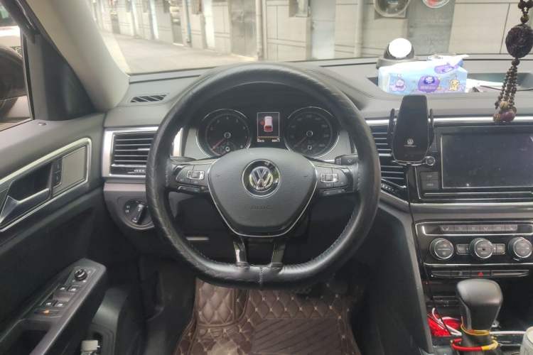 Used Volkswagen Teramont 2019 330TSI Two-Wheel-Drive Luxury Edition China VI Standard Steering Wheel