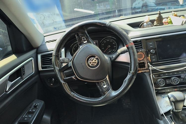 Used Volkswagen Teramont 2019 330TSI Two-Wheel-Drive Luxury Edition China V Standard Steering Wheel