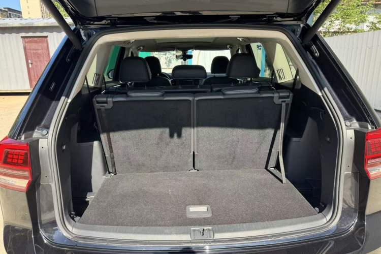 Used Volkswagen Teramont 2019 330TSI Two-Wheel-Drive Luxury Edition China VI Standard Trunk