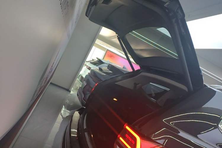 Used Volkswagen Teramont 2019 330TSI Two-Wheel-Drive Luxury Edition China V Standard Trunk