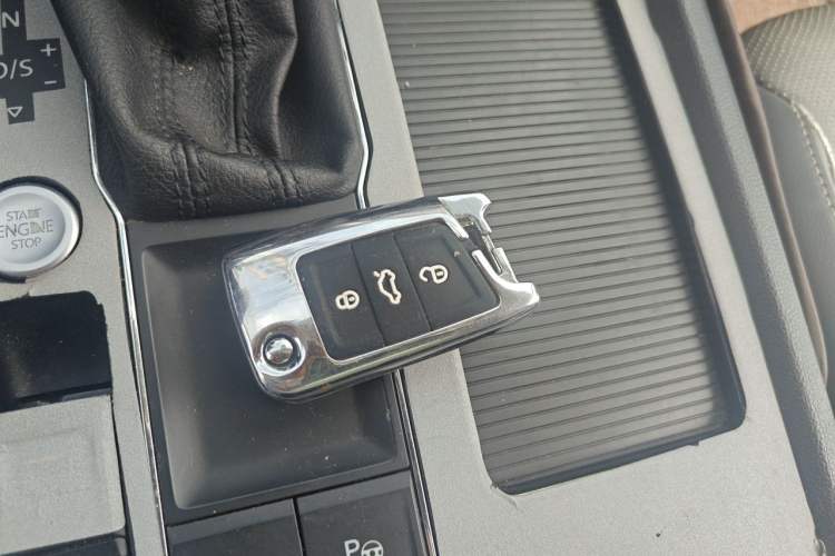 Used Volkswagen Teramont 2019 330TSI Two-Wheel-Drive Luxury Edition China VI Standard Vehicle Key