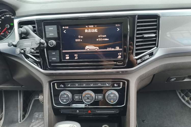 Used Volkswagen Teramont 2019 380TSI Four-Wheel Drive Luxury Version China V Standard Audio And AC Panel