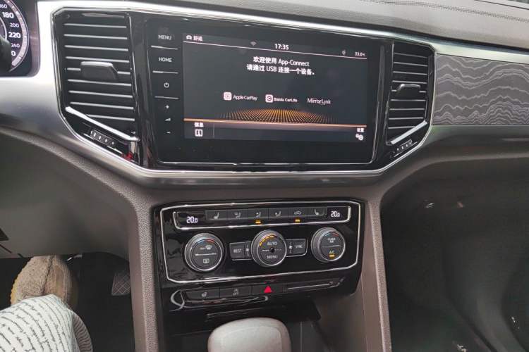 Used Volkswagen Teramont 2019 530 V6 Four-Wheel Drive Flagship Version China V Standard Audio And AC Panel