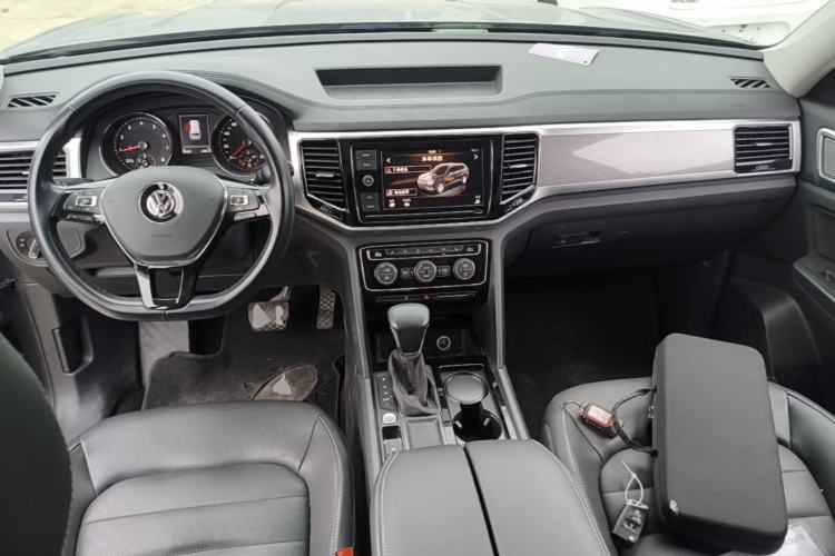 Used Volkswagen Teramont 2019 330TSI Two-Wheel-Drive Luxury Edition China VI Standard Center Console