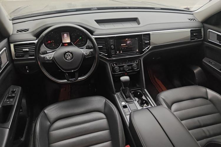 Used Volkswagen Teramont 2019 330TSI Two-Wheel-Drive Luxury Edition China VI Standard Center Console