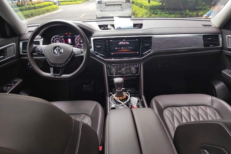 Used Volkswagen Teramont 2019 530 V6 Four-Wheel Drive Flagship Version China V Standard Center Console