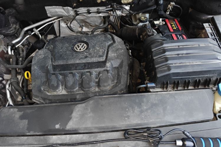 Used Volkswagen Teramont 2019 330TSI Two-Wheel-Drive Luxury Edition China V Standard Engine Bay