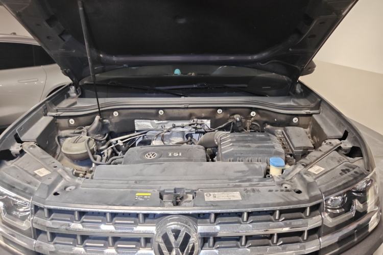 Used Volkswagen Teramont 2019 380TSI Four-Wheel Drive Flagship Model China VI Engine Bay
