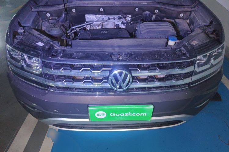 Used Volkswagen Teramont 2019 330TSI Two-Wheel-Drive Luxury Edition China VI Standard Engine Bay