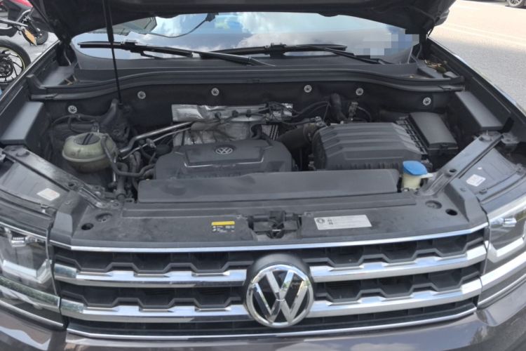 Used Volkswagen Teramont 2019 330TSI Two-Wheel-Drive Luxury Edition China VI Standard Engine Bay