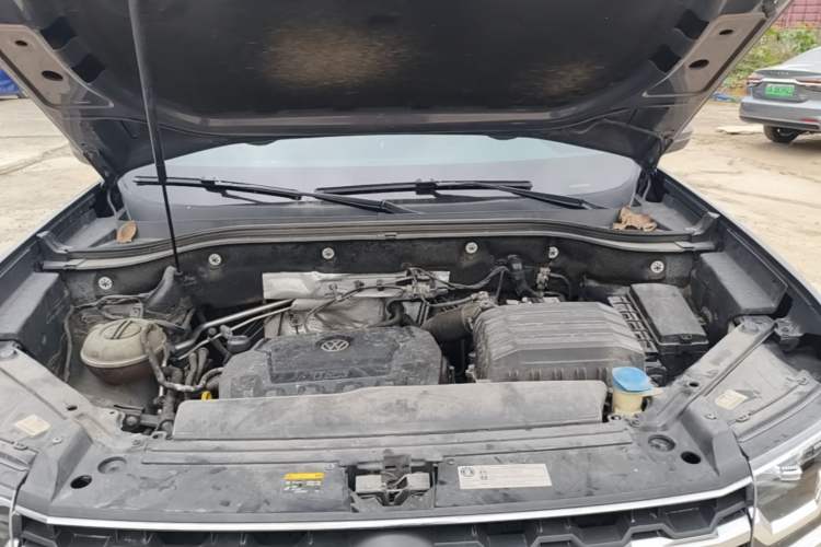 Used Volkswagen Teramont 2019 330TSI Two-Wheel-Drive Luxury Edition China VI Standard Engine Bay
